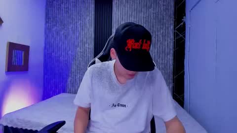 Mike 0233 online show from 25, 11, 2025