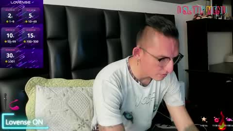 Snapshot of mike_bennet chatting on 23, 3, 2026 Mike Bennet Make me Cum Please online show from 23, 3, 2026