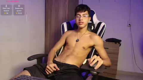 Mike Pineapple online show from 14, 7, 2026