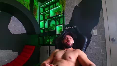 Snapshot of mikeblare chatting on 7, 1, 2025 Mike Blare online show from 7, 1, 2025