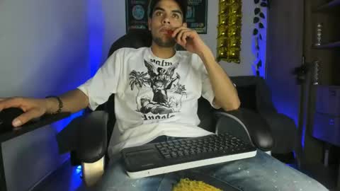 mikee_scooth online show from 6, 1, 2025