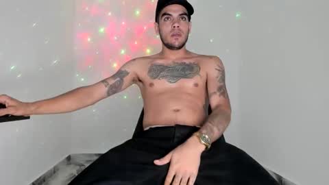 mikee_scooth online show from 19, 4, 2026