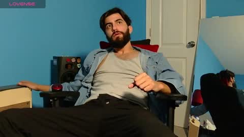 mikehawk1589 online show from 17, 2, 2025