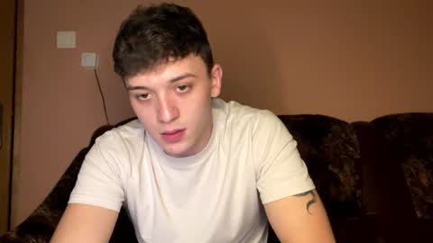 Snapshot of mikelaur chatting on 6, 1, 2025 MikeLaur online show from 6, 1, 2025