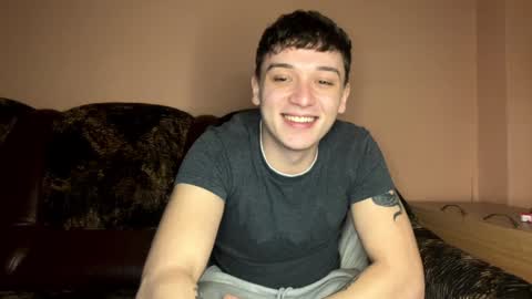 Snapshot of mikelaur chatting on 5, 2, 2025 MikeLaur online show from 5, 2, 2025