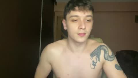 Snapshot of mikelaur chatting on 12, 3, 2025 MikeLaur online show from 12, 3, 2025