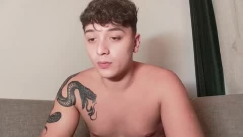 Snapshot of mikelaur chatting on 31, 10, 2025 MikeLaur online show from 31, 10, 2025