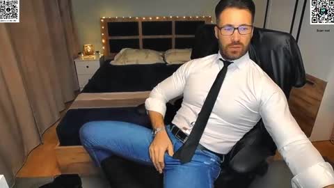 Snapshot of mikestrip chatting on 9, 12, 2024 Mike online show from 9, 12, 2024