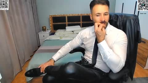 Snapshot of mikestrip chatting on 15, 12, 2024 Mike online show from 15, 12, 2024