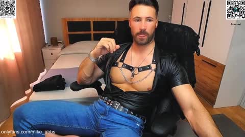 Snapshot of mikestrip chatting on 8, 3, 2025 Mike online show from 8, 3, 2025