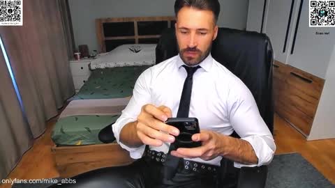 Snapshot of mikestrip chatting on 11, 10, 2025 Mike online show from 11, 10, 2025