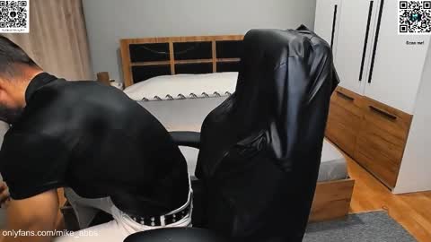 Snapshot of mikestrip chatting on 7, 11, 2025 Mike online show from 7, 11, 2025