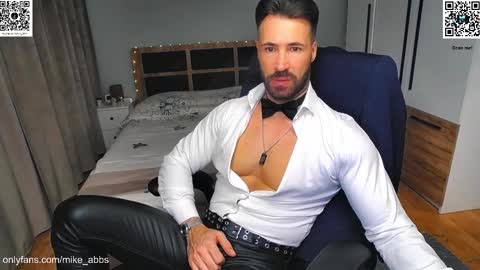 Snapshot of mikestrip chatting on 7, 1, 2026 Mike online show from 7, 1, 2026