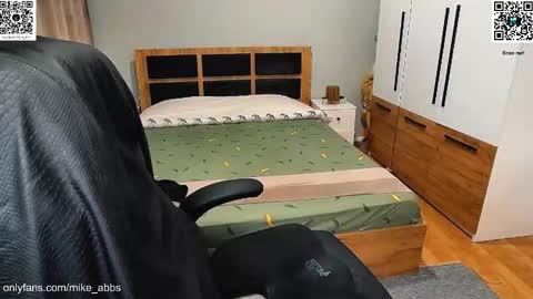 Snapshot of mikestrip chatting on 9, 2, 2026 Mike online show from 9, 2, 2026