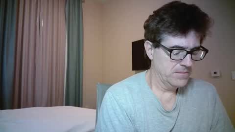 Snapshot of mikewulds chatting on 6, 1, 2026 Mike online show from 6, 1, 2026