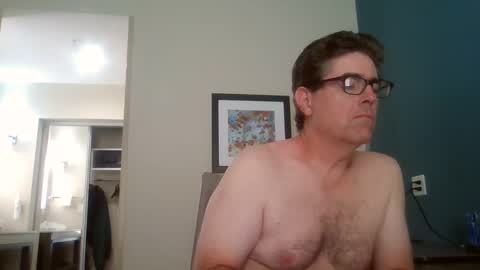 Snapshot of mikewulds chatting on 10, 1, 2026 Mike online show from 10, 1, 2026