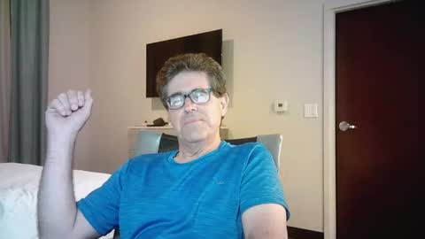 Snapshot of mikewulds chatting on 11, 1, 2026 Mike online show from 11, 1, 2026