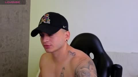 Snapshot of mikke_love chatting on 29, 4, 2026 MIKKE online show from 29, 4, 2026