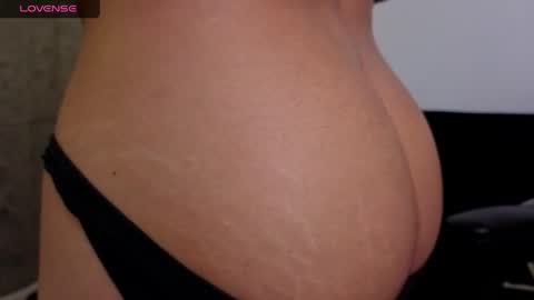 Snapshot of mikke_love chatting on 30, 4, 2026 MIKKE online show from 30, 4, 2026
