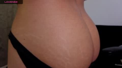 Snapshot of mikke_love chatting on 2, 5, 2026 MIKKE online show from 2, 5, 2026