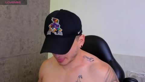 Snapshot of mikke_love chatting on 4, 5, 2026 MIKKE online show from 4, 5, 2026