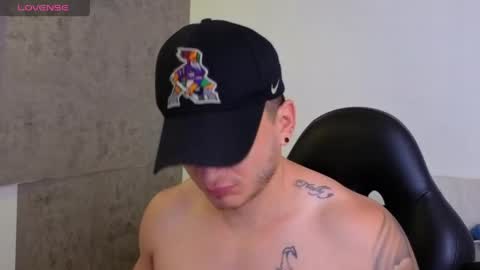 Snapshot of mikke_love chatting on 6, 5, 2026 MIKKE online show from 6, 5, 2026