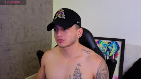 Snapshot of mikke_love chatting on 8, 5, 2026 MIKKE online show from 8, 5, 2026