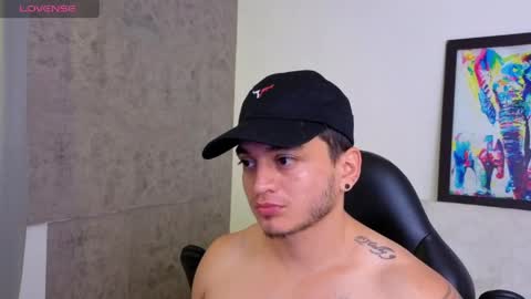 Snapshot of mikke_love chatting on 28, 5, 2026 MIKKE online show from 28, 5, 2026