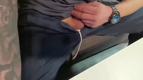 Snapshot of mikkkiz chatting on 2, 3, 2025 Bescior online show from 2, 3, 2025