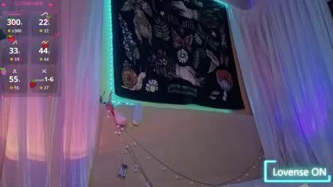 Snapshot of miko_meow chatting on 6, 6, 2026 Miko online show from 6, 6, 2026