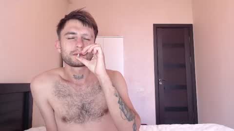 Snapshot of mikw63 chatting on 5, 8, 2026 Sin online show from 5, 8, 2026