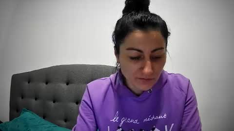 Mikyloveu online show from 6, 2, 2026