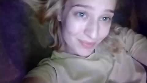 Snapshot of mila_420 chatting on 21, 9, 2025 Mila 420 online show from 21, 9, 2025
