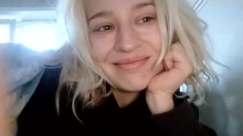 Snapshot of mila_420 chatting on 27, 9, 2025 Mila 420 online show from 27, 9, 2025
