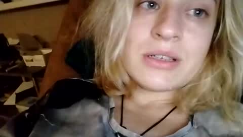 Snapshot of mila_420 chatting on 21, 10, 2025 Mila 420 online show from 21, 10, 2025