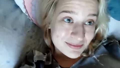 Snapshot of mila_420 chatting on 22, 10, 2025 Mila 420 online show from 22, 10, 2025