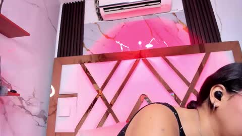 Camila online show from 12, 11, 2025