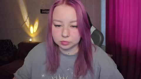 Mila shy sensual person  online show from 28, 11, 2025