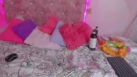 mila_grace_ online show from 24, 9, 2025