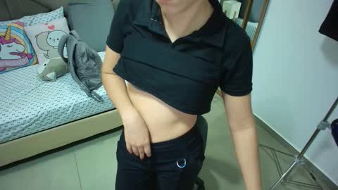 Snapshot of mila_kiitty chatting on 21, 10, 2025 Milena online show from 21, 10, 2025