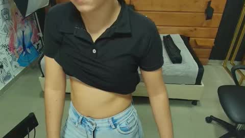 Snapshot of mila_kiitty chatting on 31, 10, 2025 Milena online show from 31, 10, 2025