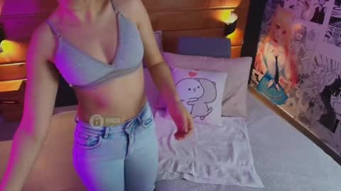 Snapshot of mila_kiitty chatting on 4, 11, 2025 Milena online show from 4, 11, 2025