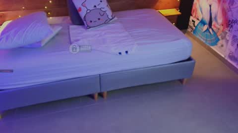 Snapshot of mila_kiitty chatting on 8, 11, 2025 Milena online show from 8, 11, 2025