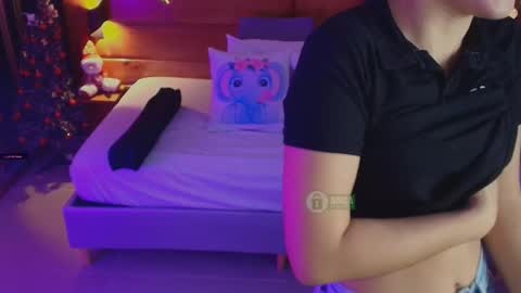 Snapshot of mila_kiitty chatting on 22, 11, 2025 Milena online show from 22, 11, 2025