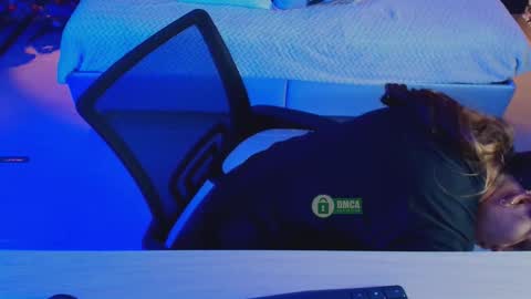 Snapshot of mila_kiitty chatting on 27, 11, 2025 Milena online show from 27, 11, 2025