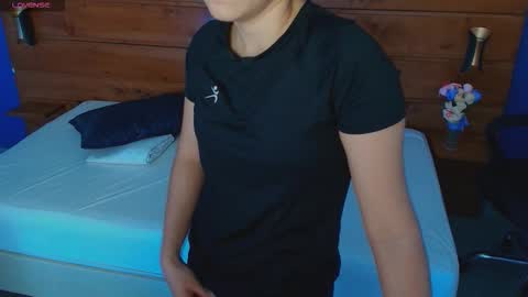 Snapshot of mila_kiitty chatting on 28, 11, 2025 Milena online show from 28, 11, 2025