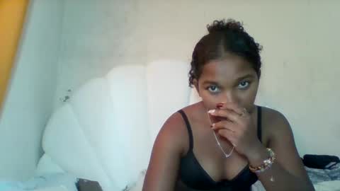 Snapshot of mila_lunah chatting on 17, 5, 2026 mila_lunah online show from 17, 5, 2026