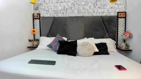 mila online show from 18, 10, 2025