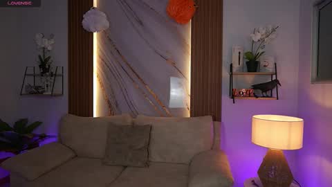 milacrave online show from 5, 11, 2025