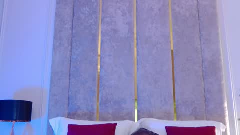        online show from 8, 1, 2025